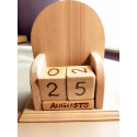Koka galda kalendārs no "Draviniekiem" 
